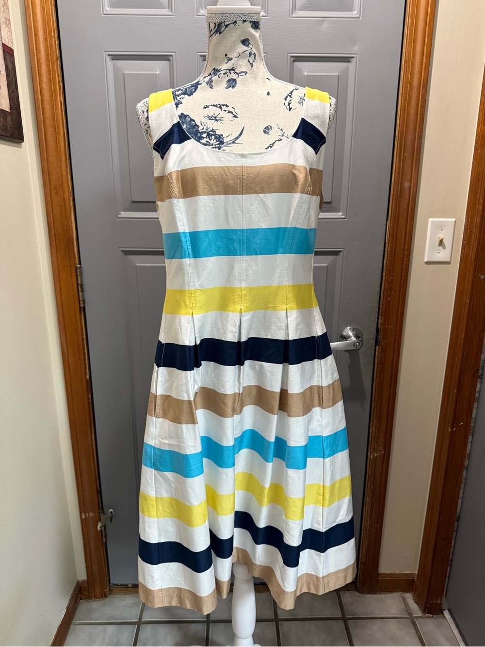 NineWest- Bold striped pleated tank dress -pockets! (Ladies 12) blue/yellow/tan